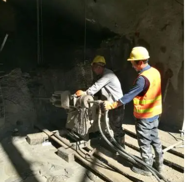 江孜水下抗分散灌浆料特点 水下不分散注浆料介绍